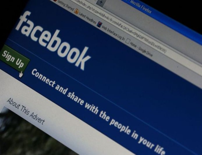 ফেসবুক ডাউন? হাজার হাজার ব্যবহারকারী লগ আউট সমস্যায় পড়ছেন